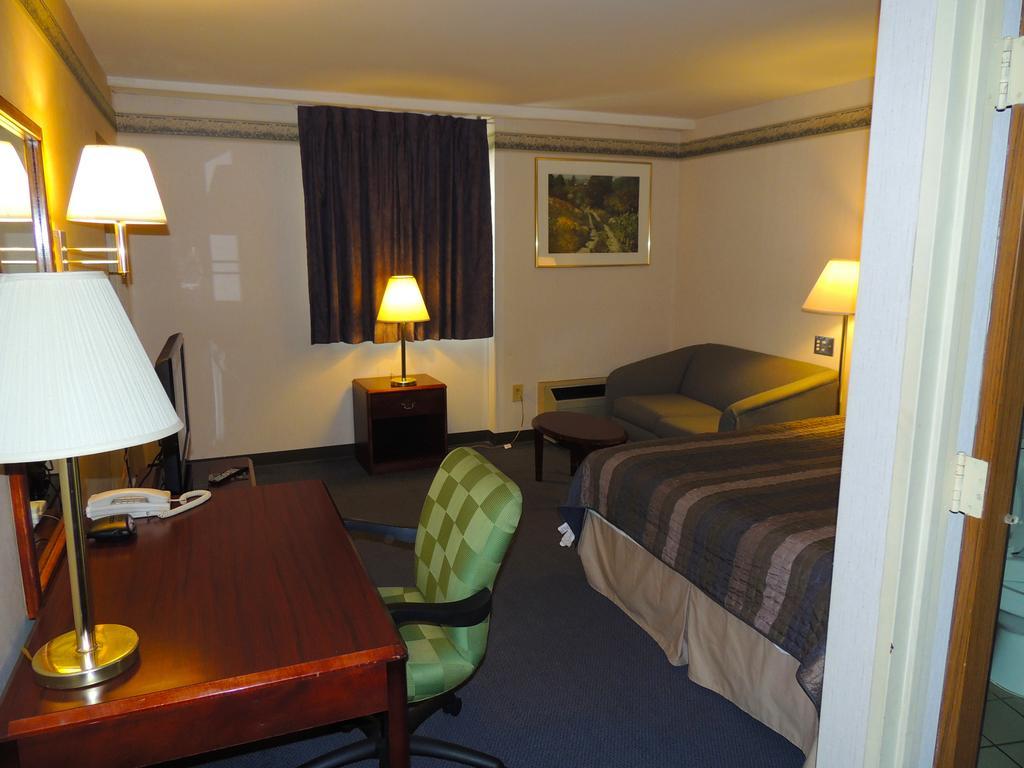 Budget Host Inn & Suites Fertility Chambre photo