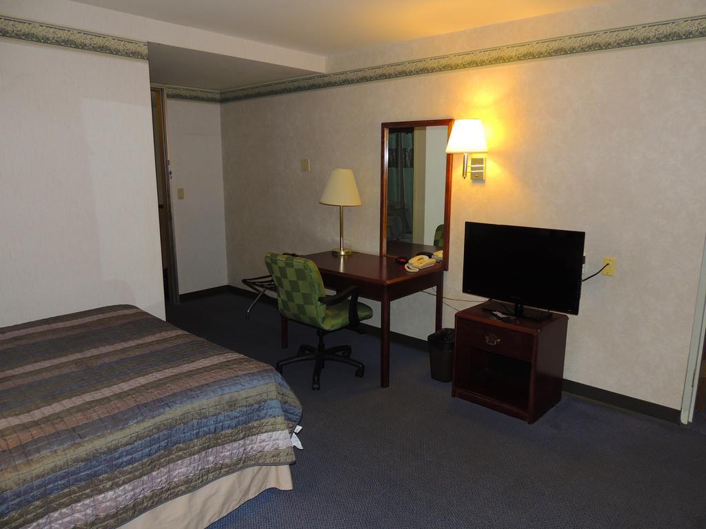 Budget Host Inn & Suites Fertility Chambre photo
