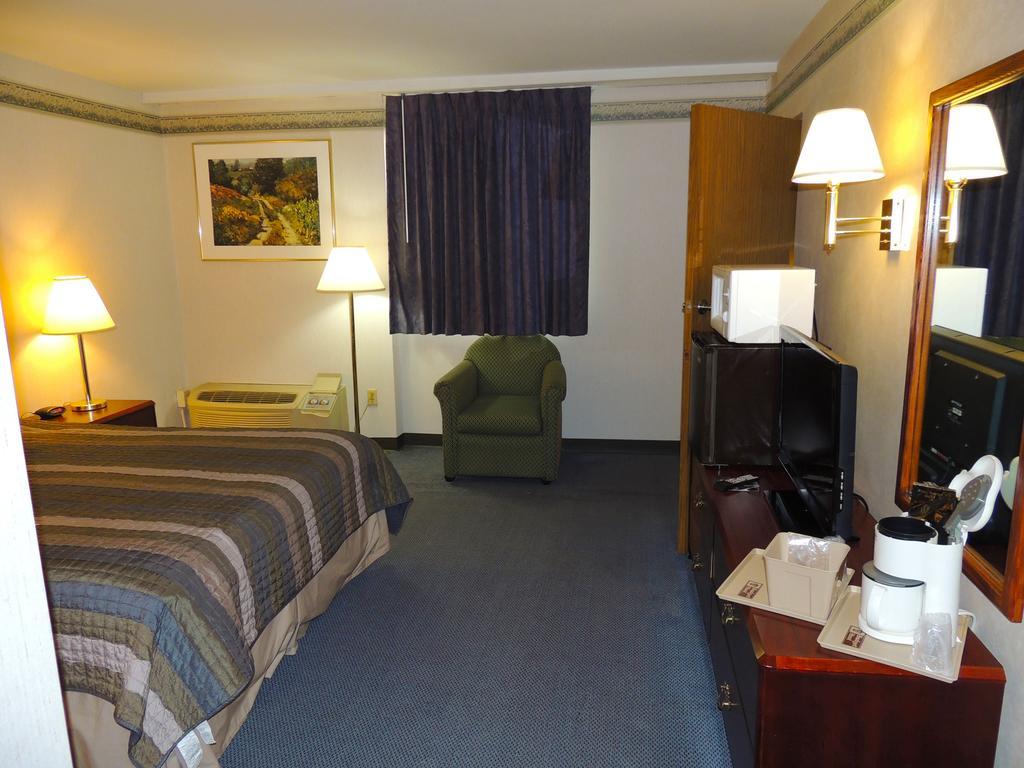 Budget Host Inn & Suites Fertility Chambre photo