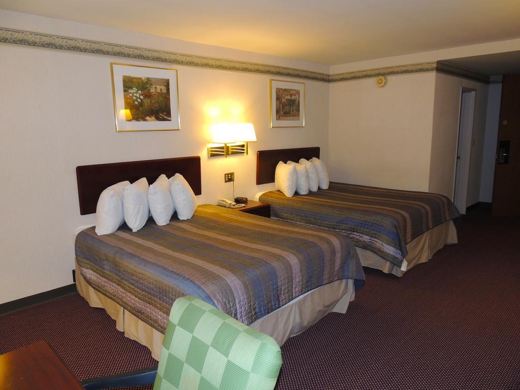 Budget Host Inn & Suites Fertility Chambre photo