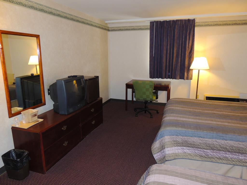 Budget Host Inn & Suites Fertility Chambre photo
