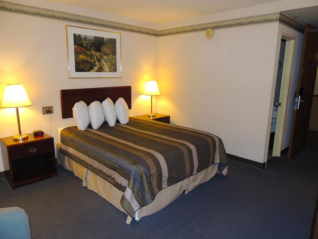 Budget Host Inn & Suites Fertility Chambre photo