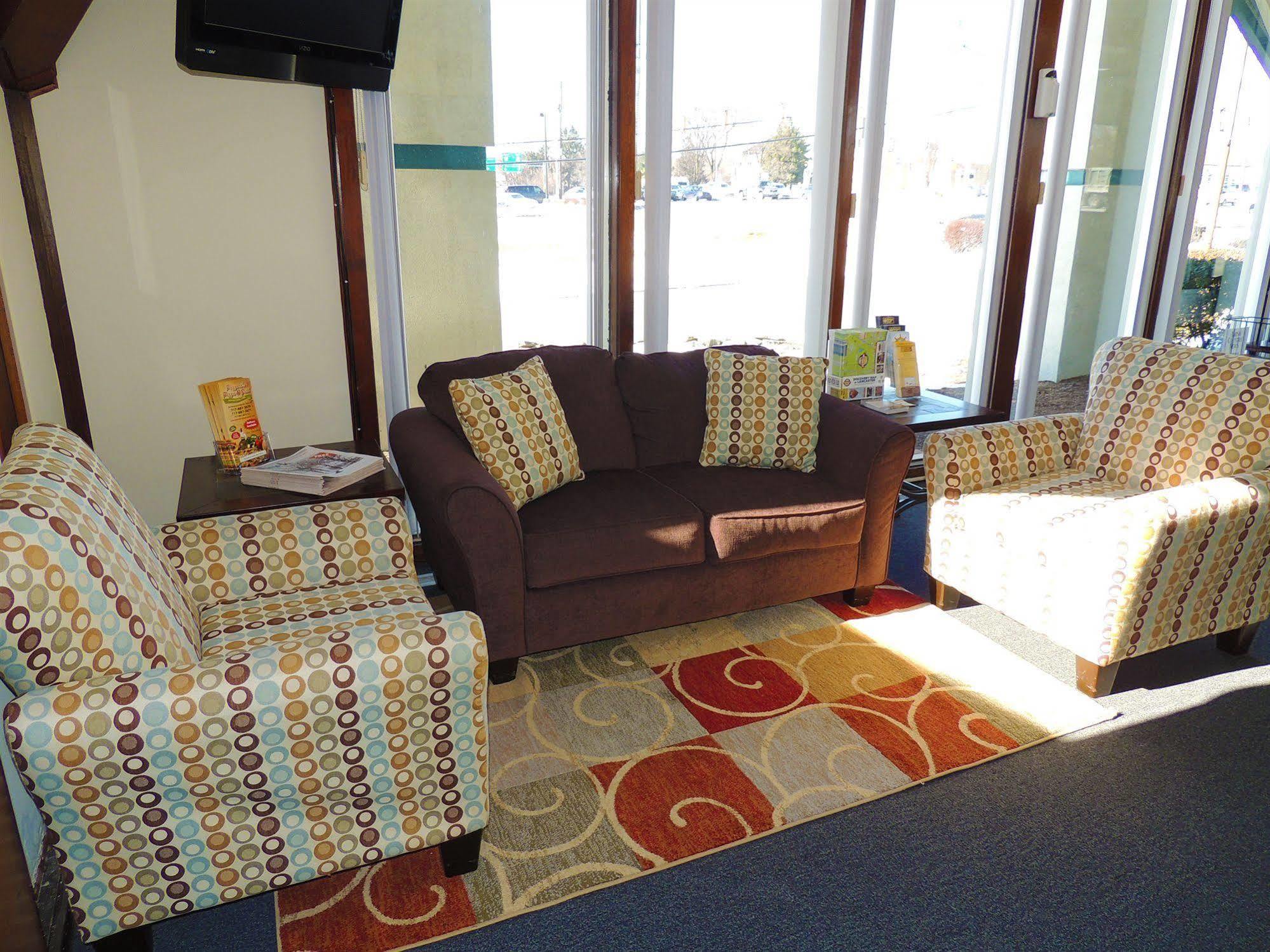 Budget Host Inn & Suites Fertility Extérieur photo